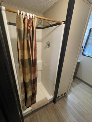 Stall-shower