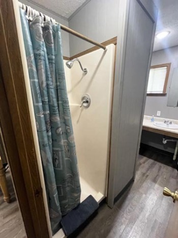 Stall-shower