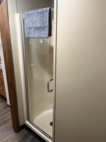 Stall-shower