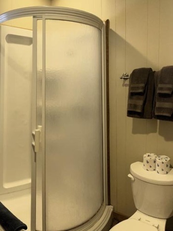 Corner-stall-shower