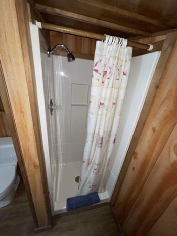 Stall-shower